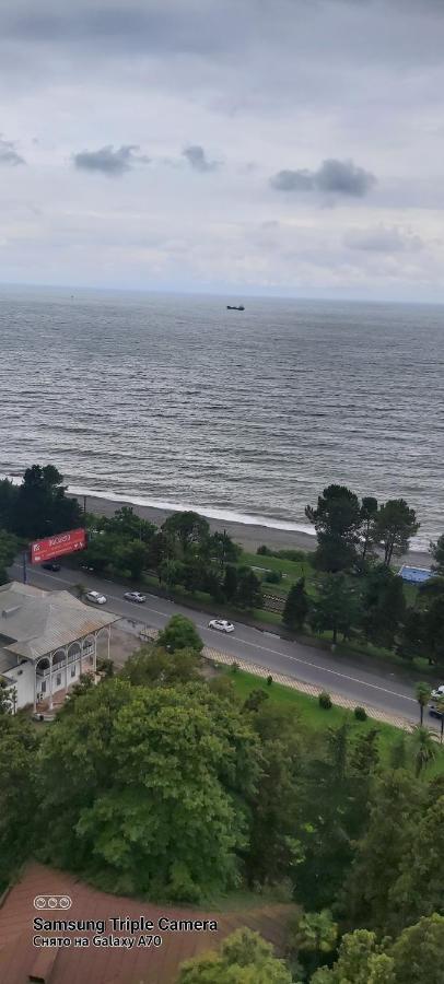Аппартаменты С Двумя Балконами На Море И Горы Makhinjauri Dış mekan fotoğraf